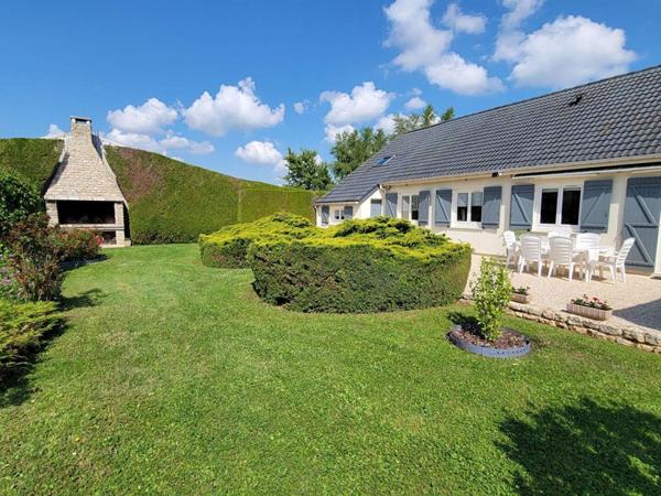 Propriété avec piscine couverte, salle de réception et 3 369 m² de terrain ? À seulement 10 minutes de Châteaudun