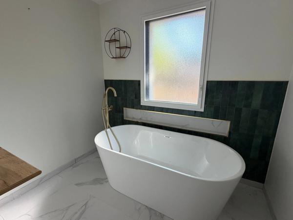 AIZENAY (85)- CALME ABSOLU - VILLA CONTEMPORAINE 2024 GRAND CONFORT 4 CHAMBRES AVEC GARAGE SUR 783 M²