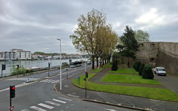 Appartement à vendre    5 pièces • 140 m2 Bayonne