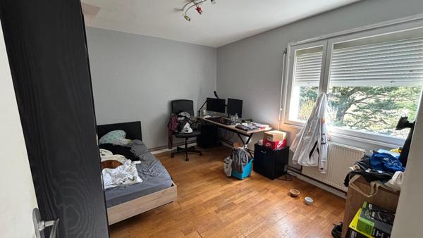 Appartement familial 5 pièces avec stationnement et 4 chambres