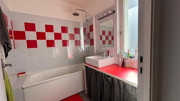 Appartement familial 5 pièces avec stationnement et 4 chambres