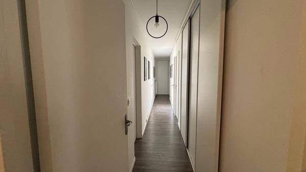 Appartement familial 5 pièces avec stationnement et 4 chambres