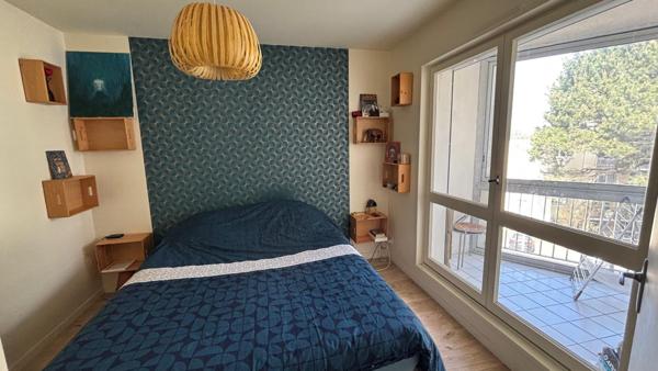 Appartement familial 5 pièces avec stationnement et 4 chambres