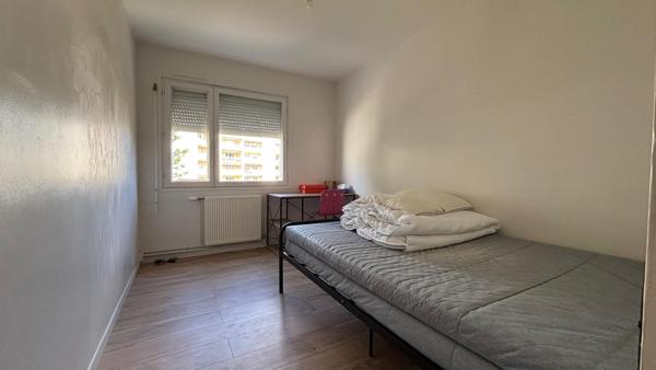 Appartement familial 5 pièces avec stationnement et 4 chambres