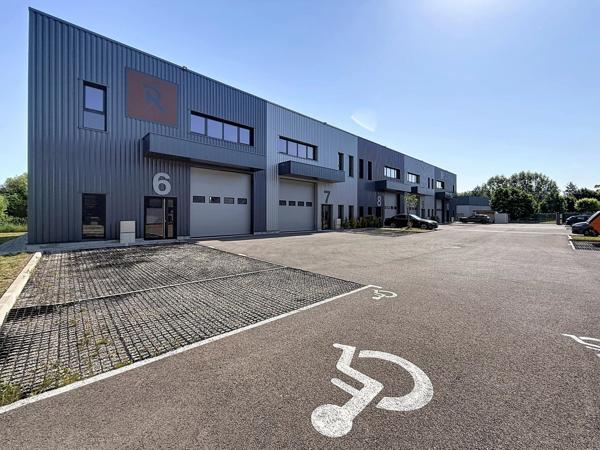 Location                                                      Local commercial
                        
                                         288 m2                     à Bourgoin-Jallieu