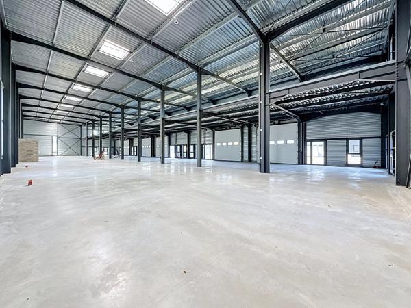Location                                                      Local commercial
                        
                                         288 m2                     à Bourgoin-Jallieu