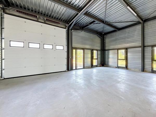 Location                                                      Local commercial
                        
                                         288 m2                     à Bourgoin-Jallieu