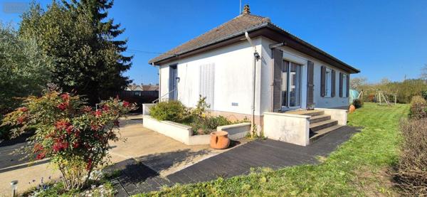 Maison individuelle à vendre à Bonnétable dans la Sarthe (72110), ref : 13808/708   
CENTRE