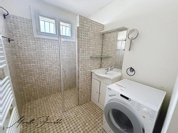 Maison   5 pièces 90 m² avec piscine et garage