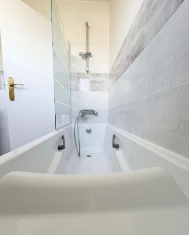 Saint-Apollinaire maison T6 pièces dont Un T2 indépendant de 60 m², au calme dans une impasse.