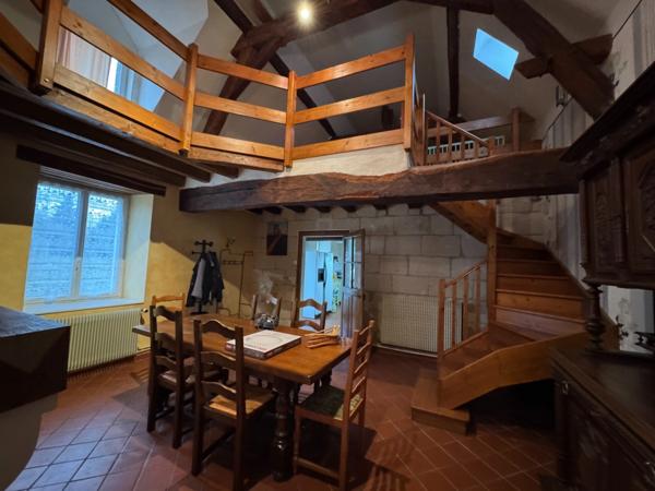 À Vendre : Corps de ferme avec potentiel locatif au Petit-Pressigny