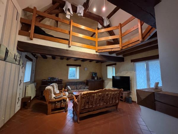 À Vendre : Corps de ferme avec potentiel locatif au Petit-Pressigny