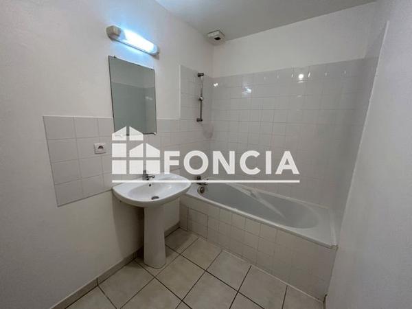 Location Appartement 3 pièces 71 m² - ROUTE DE LANDAUL Pluvigner 56330