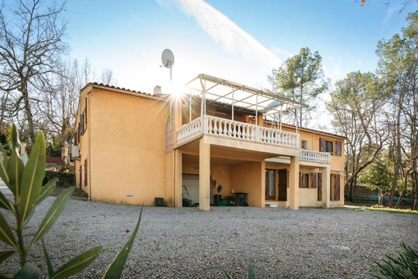 Charmante maison à vendre à Fayence sur un beau terrain