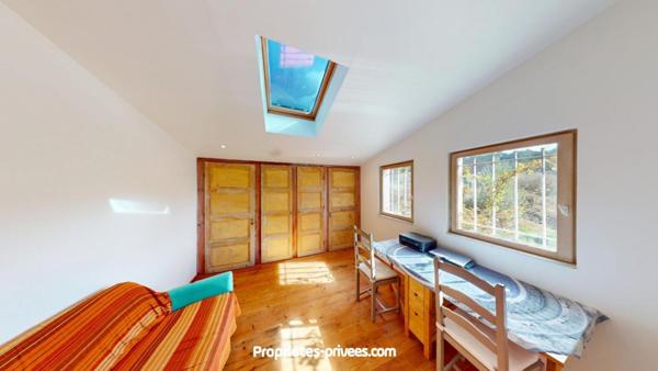 Cotignac - Maison individuelle 4 pièces, 100 m² sur 2,3 hectares avec piscine