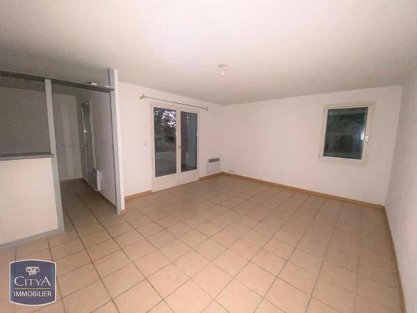 Appartement à louer 2 pièces 50.9m² Layrac (47390)