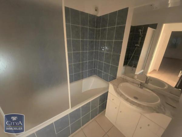 Appartement à louer 2 pièces 50.9m² Layrac (47390)