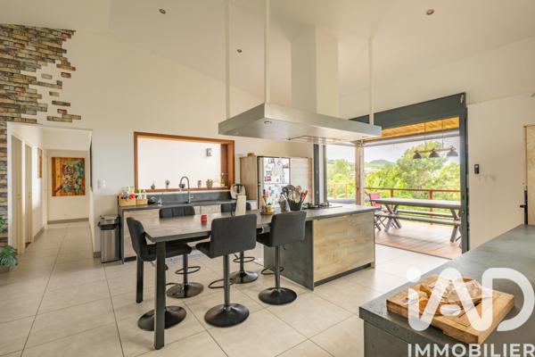 Maison à vendre 4 pièces 130 m² Le Tampon