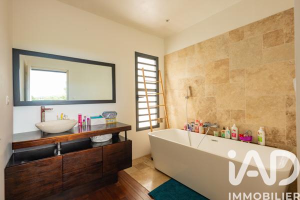 Maison à vendre 4 pièces 130 m² Le Tampon