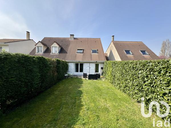 House for sale 4 rooms 106 m² Le Coudray-Montceaux