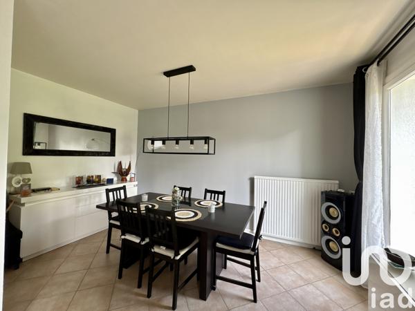 House for sale 4 rooms 106 m² Le Coudray-Montceaux