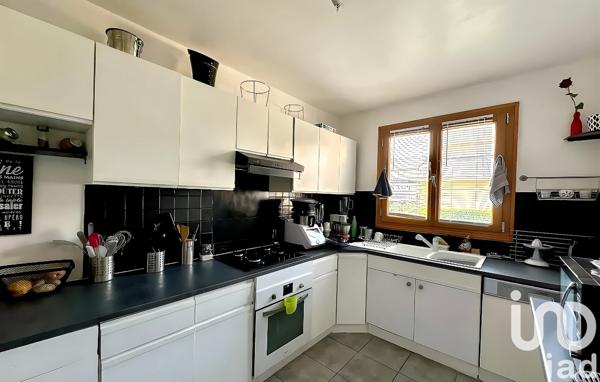 House for sale 4 rooms 106 m² Le Coudray-Montceaux