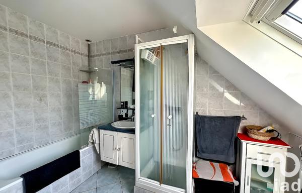 House for sale 4 rooms 106 m² Le Coudray-Montceaux