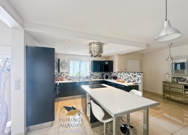 Maison contemporaine de caractère – 240 m² habitables – SERRIERES EN CHAUTAGNE (73)