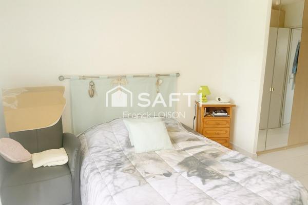 Pour les amoureux d’espace et de verdure : maison de 2017 sur 9 350 m² de terrain.