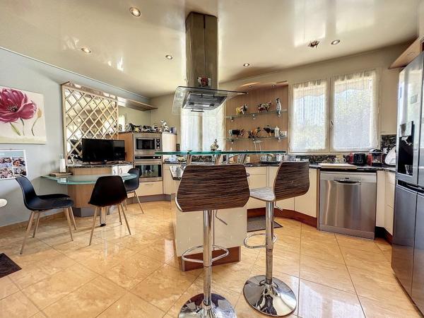 Maison Ozoir La Ferriere 9 pièce(s) 250 m2