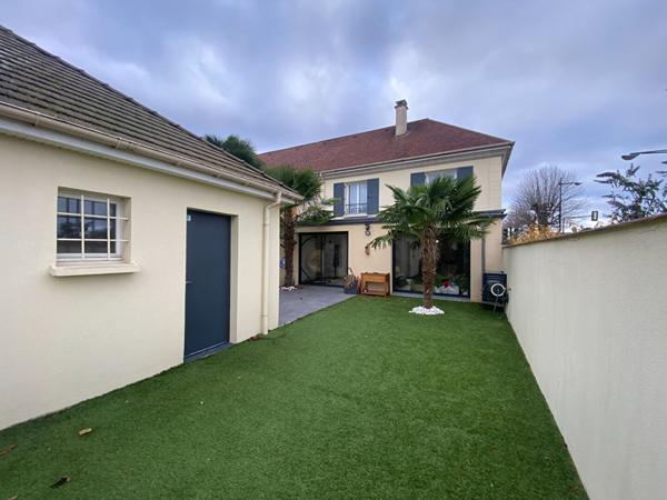 Maison Le Coudray Montceaux 5 pièce(s) 105 m2