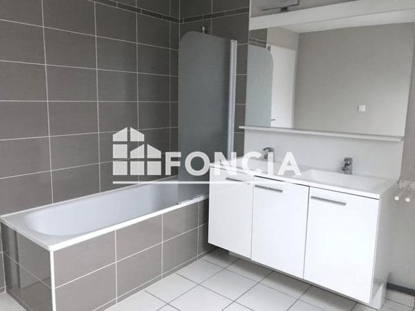 Location Maison 4 pièces 87.8 m² - 41 RUE DES AUBEPINES Plogonnec 29180