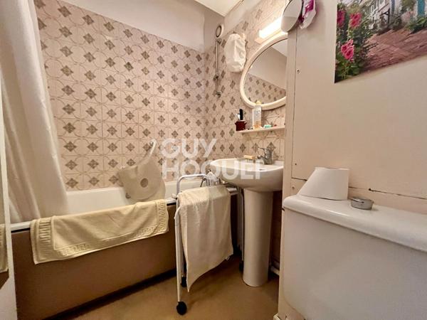 Appartement T2 dans immeuble de charme en plein coeur historique de La Rochelle