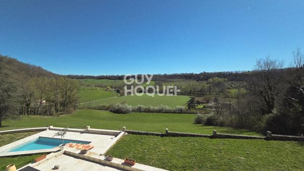 Corps de ferme en pierre rénové 155 m² , 5 ha de terrain , piscine, vue sur la campagne