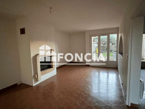 Location Maison 4 pièces 92.14 m² - 8 RUE DU PERE FOUQUES Montfavet 84140