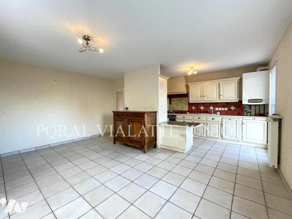 Appartement T3 avec terrasse et garage 