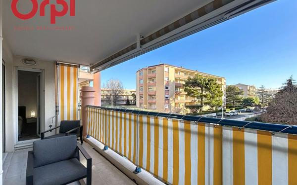 Appartement à vendre    2 pièces • 37,02 m2 Fréjus