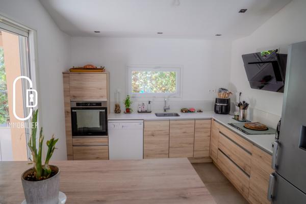 Ventabren (13122) MAISON FAMILIALE AU CALME ABSOLU PROCHE ECOLE ET BUS - 4 CHAMBRES JARDIN ARBORE AVEC PISCINE