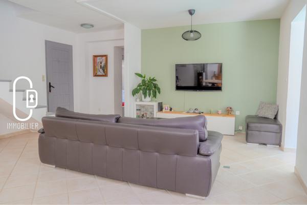 Ventabren (13122) MAISON FAMILIALE AU CALME ABSOLU PROCHE ECOLE ET BUS - 4 CHAMBRES JARDIN ARBORE AVEC PISCINE