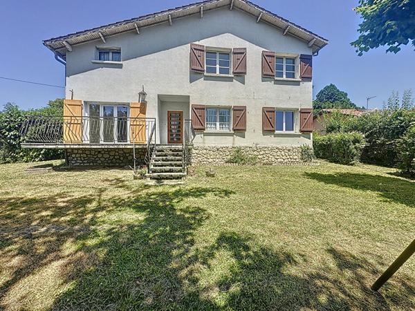 A vendre Maison Mirande centre ville 5 chambres 155 m2 et parc arboré et garage