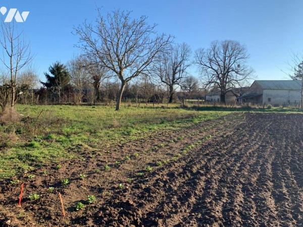 ENTRE PRAHECQ ET MOUGON, parcelle de terrain contructible de 990 m²