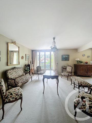 Appartement F5 à vendre  5 pièces - 102,66 m2 CEYRAT - 63