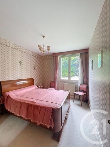 Appartement F5 à vendre  5 pièces - 102,66 m2 CEYRAT - 63