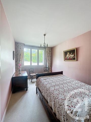 Appartement F5 à vendre  5 pièces - 102,66 m2 CEYRAT - 63