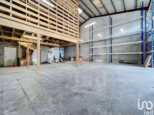 Location atelier 367 m² Brie-Comte-Robert