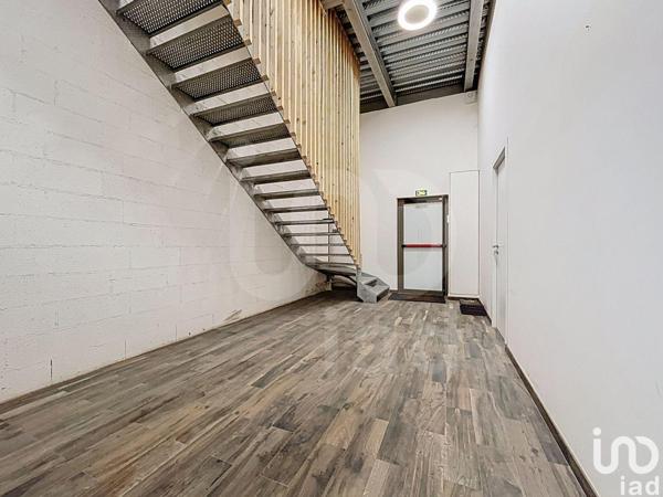 Location atelier 367 m² Brie-Comte-Robert