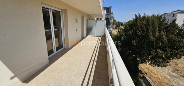 Vente
                Appartement65 m² - 3 Pièces -
                    JOUE LES TOURS (37300)