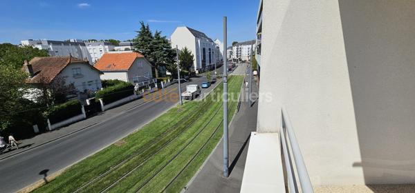 Vente
                Appartement65 m² - 3 Pièces -
                    JOUE LES TOURS (37300)