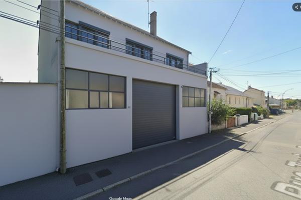 Le Mans (72000) ENTREE DE VILLE A 5MN DU CENTRE - BORD DE ROCADE - LOCAL 320 M²