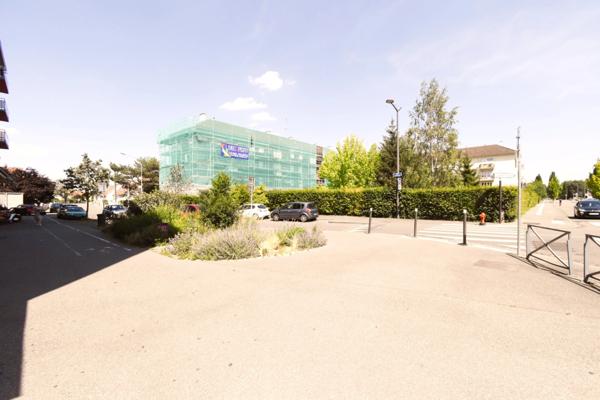 Dpt Bas-Rhin (67), à vendre proche de STRASBOURG Tabac, Presse, Loto, PMU, Relais Colis. 73 m2 - Emplacement n° 1.